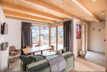 Alpegg Chalets Steinplatte Waidring_Wohnzimmer