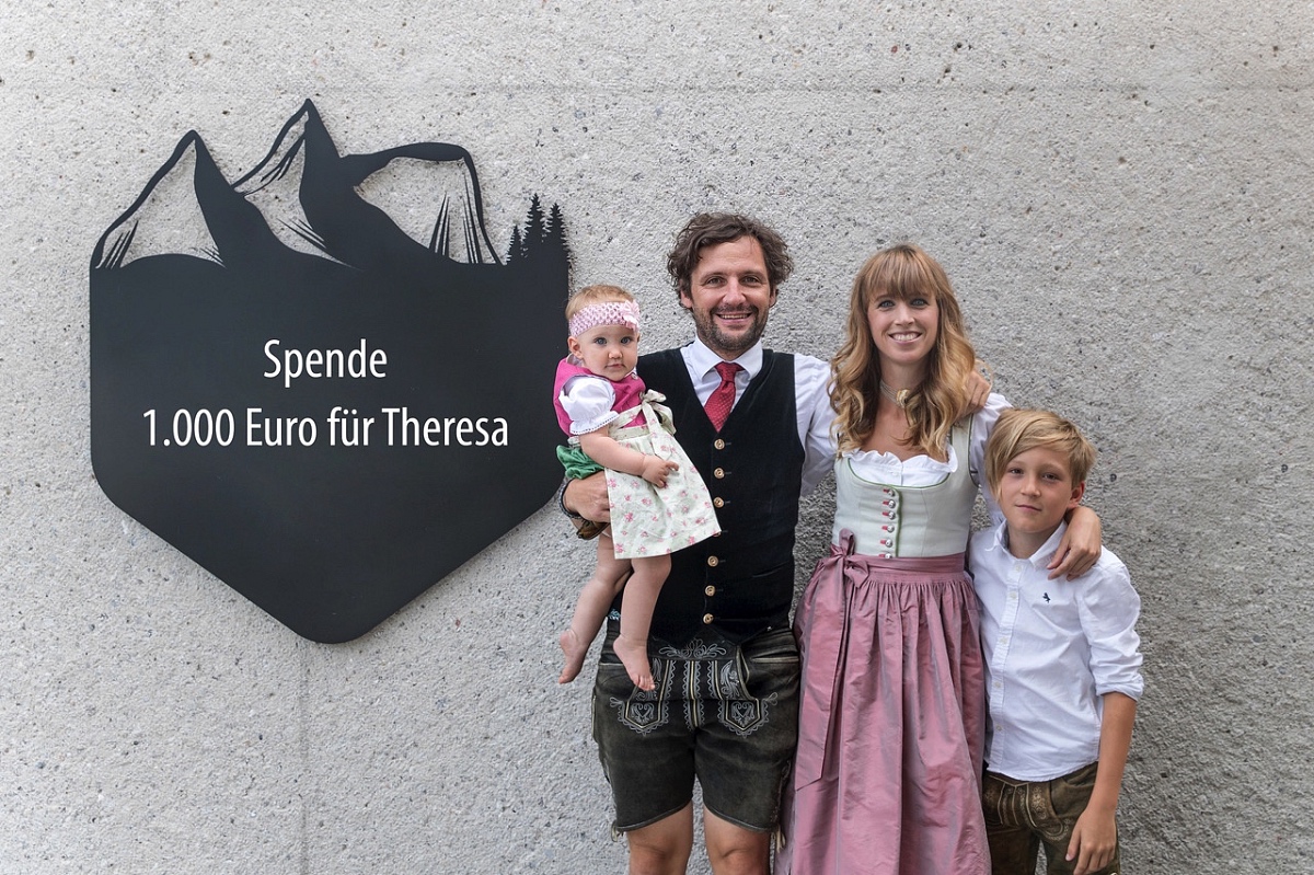 Jede Buchung in den Alpegg Chalets hilft Theresa