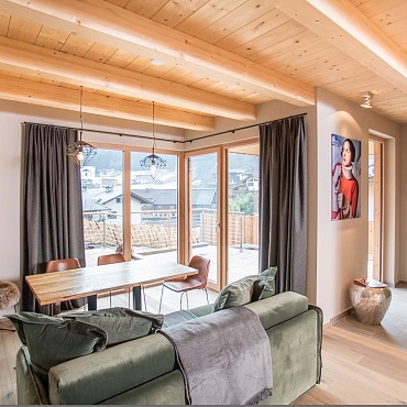 Alpegg Chalets Steinplatte Waidring_Wohnzimmer