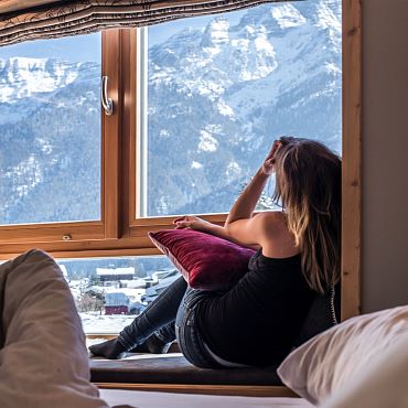 Aussicht vom Window Seat im Schlafzimmer Alpegg Chalets