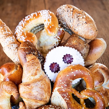 Frische Backwaren zum Frühstück