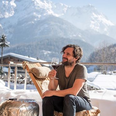 Sonnenstrahlen inmitten der Tiroler Bergwelt genießen, Urlaub in Waidring