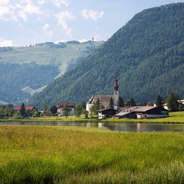 Schöner Blick auf die Natur bei den Alpegg Chalets, Tirol